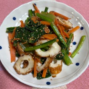 ゆっこの作ってみた!投稿(【小松菜と人参とちくわのごま和え】栄養満点◎彩り◎お弁当にも)
