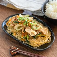 レンチンでサッと副菜！【ネギ塩チャプチェ】