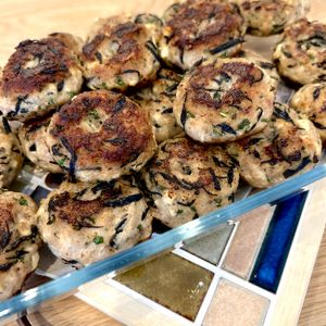ミーシャʕ•̫͡•ʔの作ってみた!投稿(完成まで10分！豆腐とひじきの和風バーグ)
