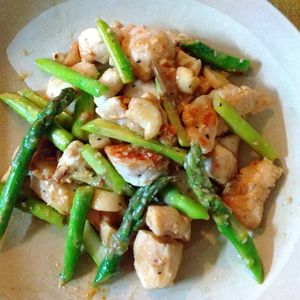 チョロリスの作ってみた!投稿(【鶏むね肉とアスパラのレモンバター醤油炒め】コク旨レモン味♪)