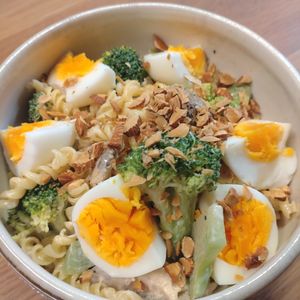 なべ円の作ってみた!投稿(家族が大好き！ブロッコリーとサラダチキンとマカロニのサラダ)