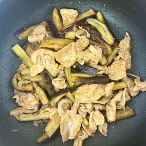 かなてぃの作ってみた!投稿(【豚肉とナスのさっぱり炒め】豚肉とお酢でダイエットしよう！)