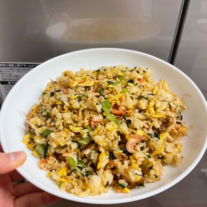 ケの作ってみた!投稿(【小松菜としらすの和風だし炒飯】和風な味わいがおいしい♡)