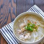 もやしたっぷり！鶏肉ともやしのすっぱ旨塩春雨スープ