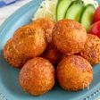 混ぜて揚げるだけ♡蒸し大豆で作るファラフェル風カレーコロッケ