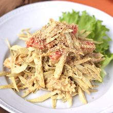 元気になる腸活サラダ【ごぼうとカニカマのカレーマヨサラダ】