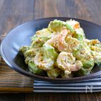 むき海老とアボカドの和風おかかレモンマヨ和え
