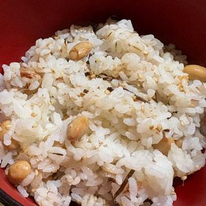 チョビの助の作ってみた!投稿(味付け簡単♪大豆と塩昆布とゴマの混ぜご飯)