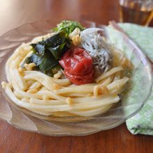 ポン酢でさっぱり！梅わかめうどん