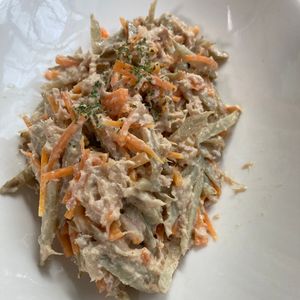 Mariの作ってみた!投稿(激うま!ごぼうとにんじんの濃厚ツナマヨサラダ)