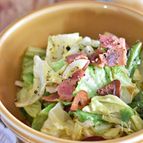 春キャベツとベーコンのにんにくオイル蒸し