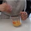 黒い卵焼き!?磯風味の【海苔巻き卵】の下準備