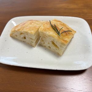 こむぎの作ってみた!投稿(【ふわもち食感♪こねないフォカッチャ】簡単なのに本格的！)