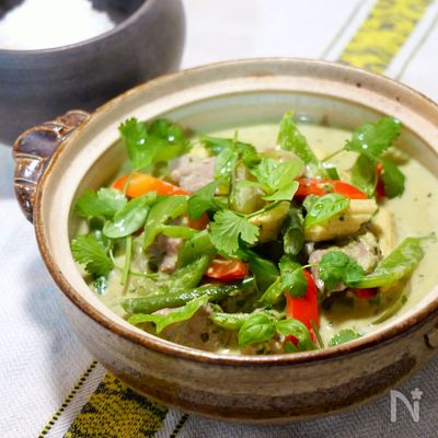 タイ料理の定番にして鉄板！！【本格グリーンカレー】