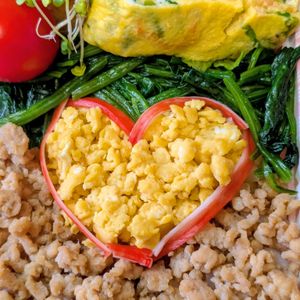 まゆのの作ってみた!投稿(『基本の３色そぼろご飯【鶏・卵・ほうれん草】』＃お弁当)