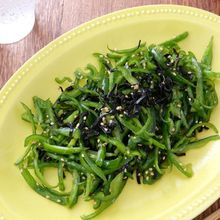 シャキッと香る！生ピーマンの塩昆布あえ