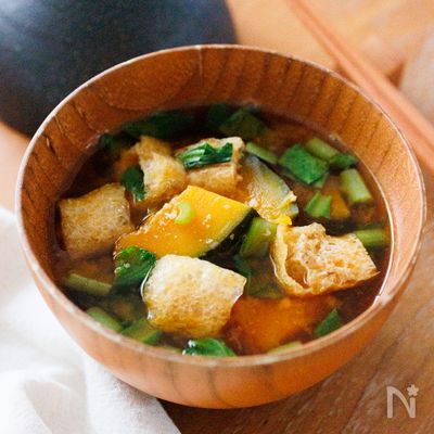 『かぼちゃと小松菜のお味噌汁』かぼちゃの甘みでほっこり美味♡