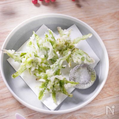 綺麗に花開く!ふきのとうの天ぷら 白い薄衣でサクサク♪
