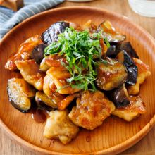 『鶏肉となすの甘酢だれ炒め』照りっと絡む♡ご飯がすすむ♪