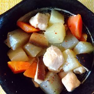 チョロリスの作ってみた!投稿(【鶏と根菜の煮物】ただただ美味しく食べたい。味しみ和食♡)