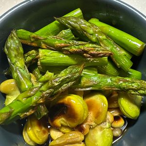楽ラク手抜キッチン🐶🐾の作ってみた!投稿(【アスパラとそら豆の焼き浸し】野菜の甘みが凝縮♪)