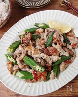 【豚こまオクラの塩レモン炒め】さっぱり食べられる♪