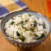 【栄養満点♡︎カリカリじゃこのわかめごはん】混ぜるだけ絶品！