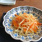 フライパン1つで簡単◎もやしとにんじんのさっぱりナムル