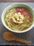 スパイシーでさっぱり♪インドネシアのチキンスープ、ソトアヤム