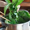 空心菜の夏ナムルの工程1
