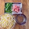 豚こまと豆もやし蒸しのニンニクごまだれの下準備