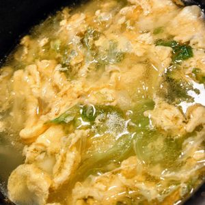 プイプイモルンの作ってみた!投稿(ふんわり卵とレタスの中華スープ)