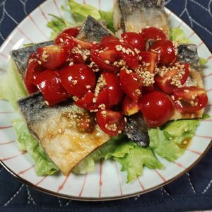 M＊Pの作ってみた!投稿(【簡単♪揚げサバの彩りサラダ仕立て】栄養満点彩りメニュー)