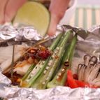 白身魚のレモングラス蒸し～焦がしにんにくスイートチリソース