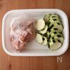 ワンパン10分！【鶏肉とズッキーニの甘辛味噌炒め】の工程1
