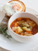 トマト風味の野菜カレースープ