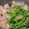 【節約&ヘルシー】むね肉で大満足！鶏チンジャオロースの工程3