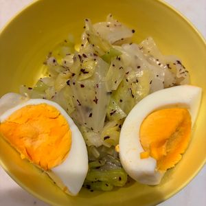 イトマルの作ってみた!投稿(簡単副菜♡箸休めにぴったり『キャベツと卵のゆかり和え』)