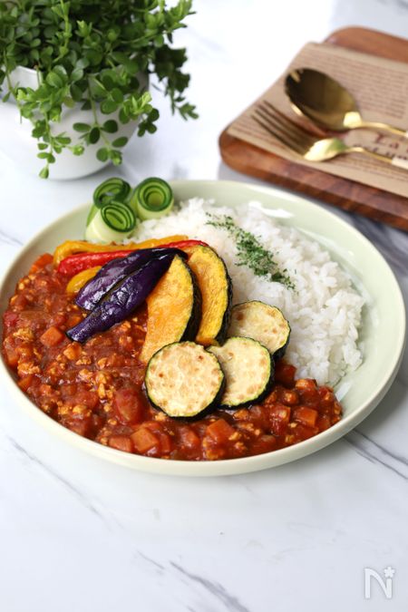 子どもも爆食べ♡素揚げ野菜のキーマカレー