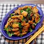 【病みつきになる辛味噌味】もつとニラの辛味噌炒め