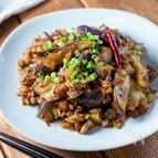 こってり甘くて旨い！『豚ひき肉となすのしょうが味噌炒め』