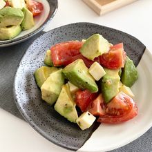 やみつき!トマトとアボカドとチーズのサラダ