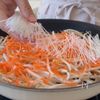 【豆苗の重ね煮】忙しい平日の夜に！いつもの野菜で簡単おかずの工程1