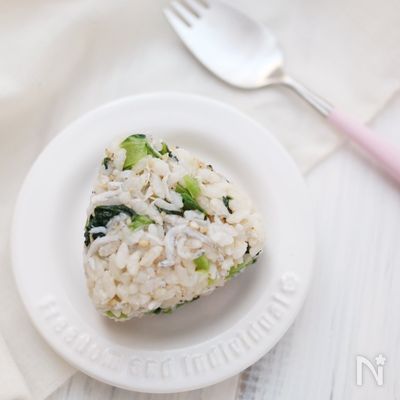 【幼児食】しらすと小松菜のおにぎり
