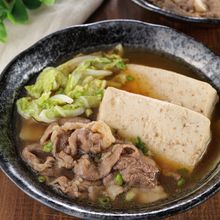 鍋にどんどん入れるだけ！牛肉と白菜豆腐のすき焼き風さっと煮