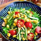 ＼混ぜるだけ／加熱なし5分【水菜とトマトの和風ツナサラダ】
