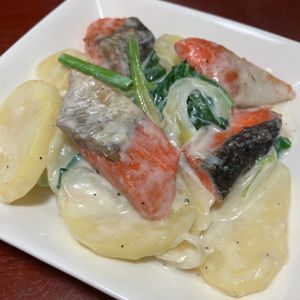 りんごの作ってみた!投稿(しゃけの濃厚クリーム煮♡ご飯でどうぞ♪)