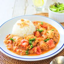 フレッシュトマトで爽やか!鶏むね肉のトマトヨーグルトカレー