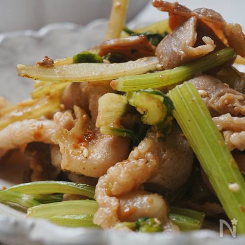 豚バラ肉とセロリの甘辛酢味噌炒め