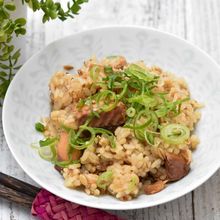 【サク飯】サバの味噌煮缶の中華風炊き込みご飯